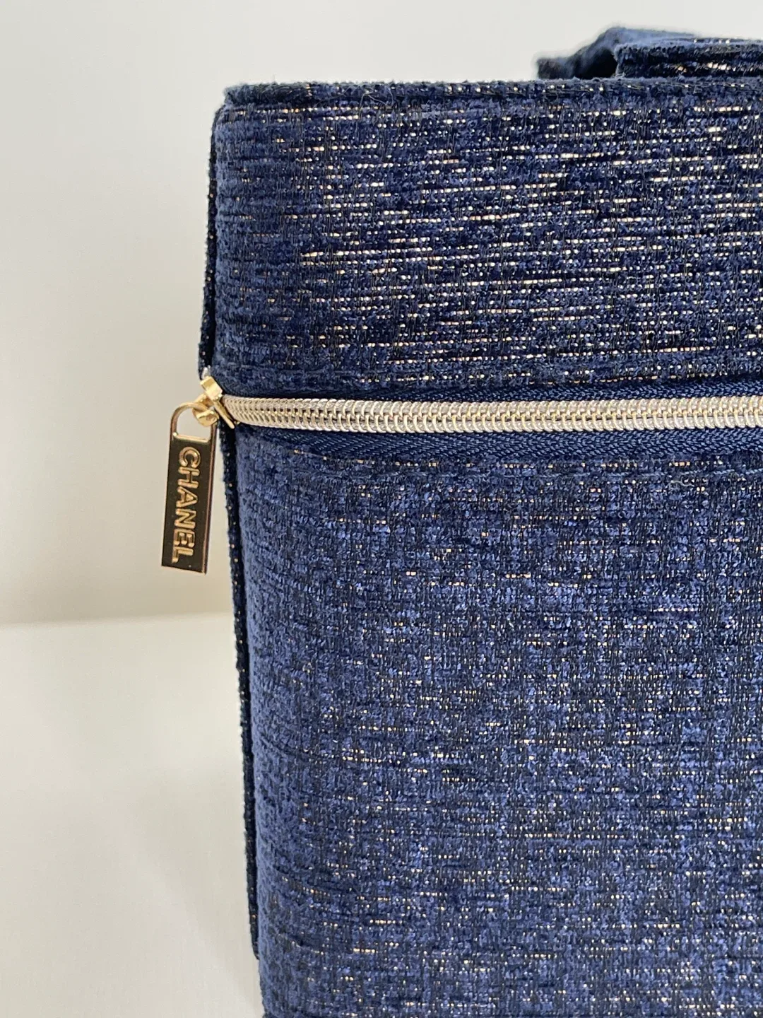 Chanel Beauté Denim Vanity Case 🥕 image indicator(3)