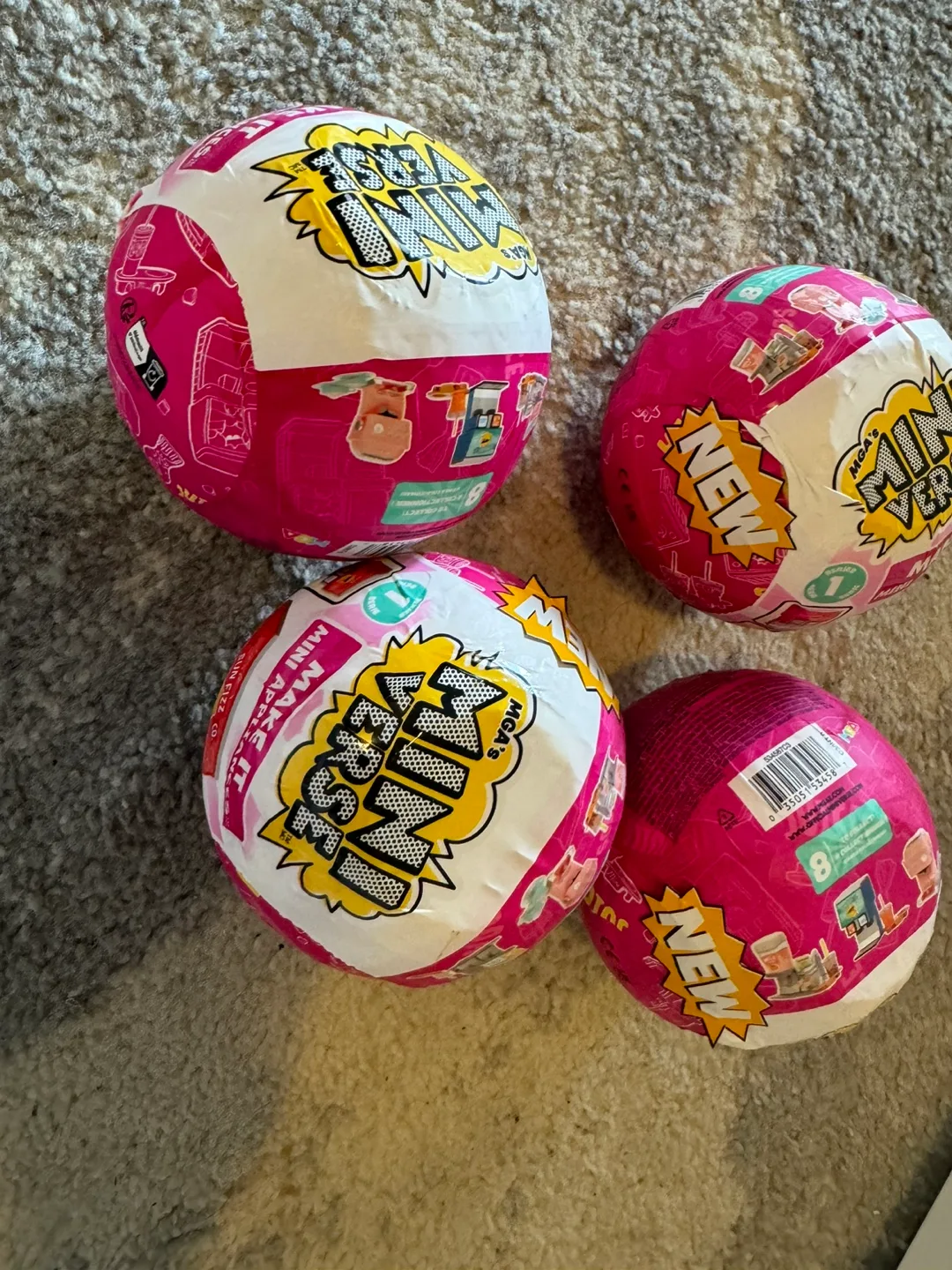 MGA's Miniverse Make It Mini Foods image indicator(2)