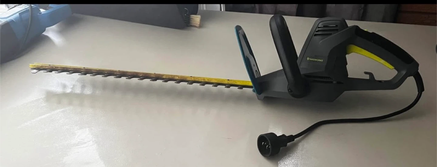 Yardworks Electric Hedge Trimmer