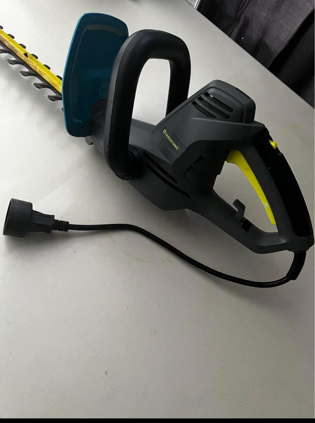Yardworks Electric Hedge Trimmer - photo 3