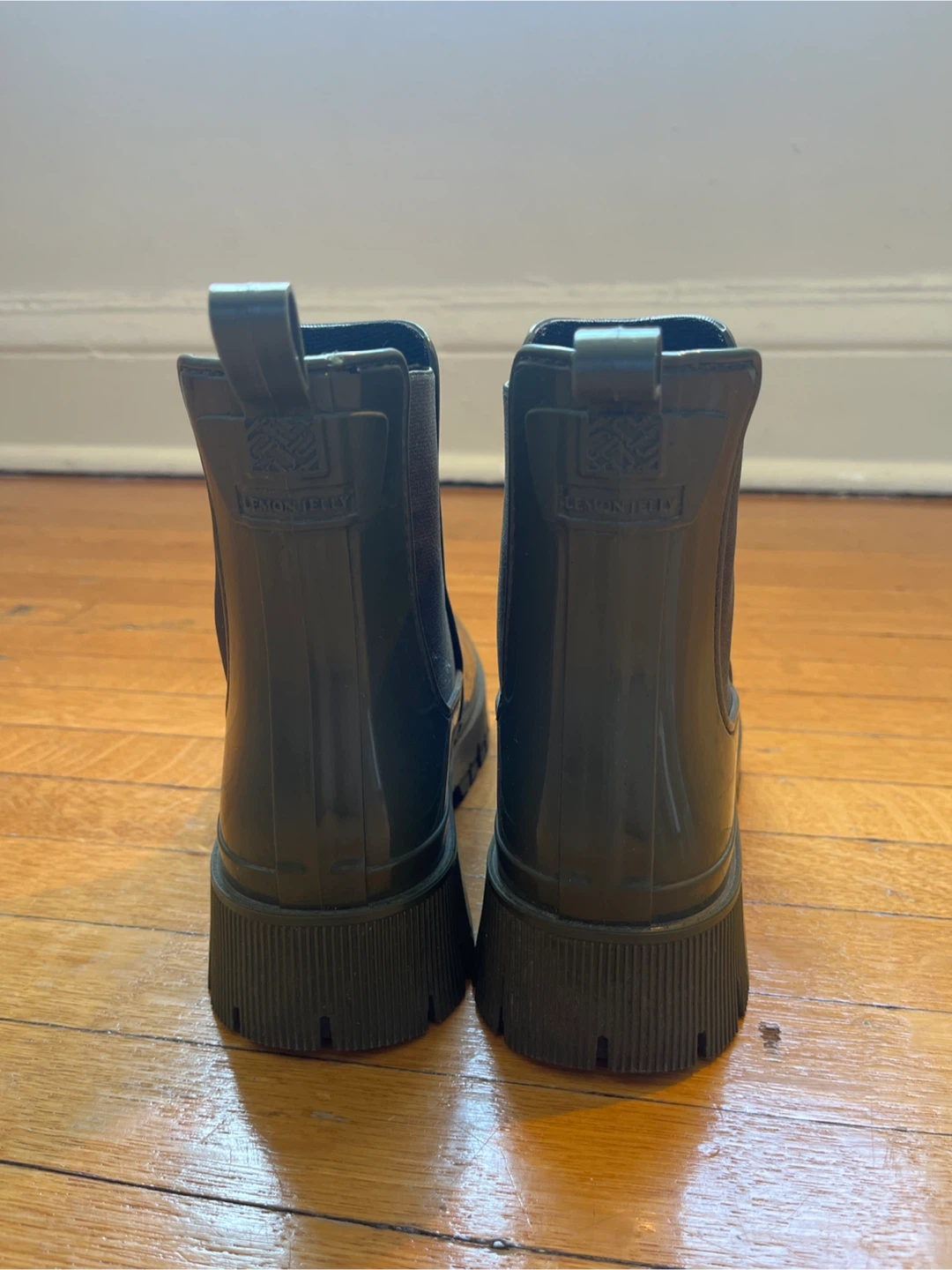 Lemon Jelly Chelsea Boots, Size 8 - photo 4