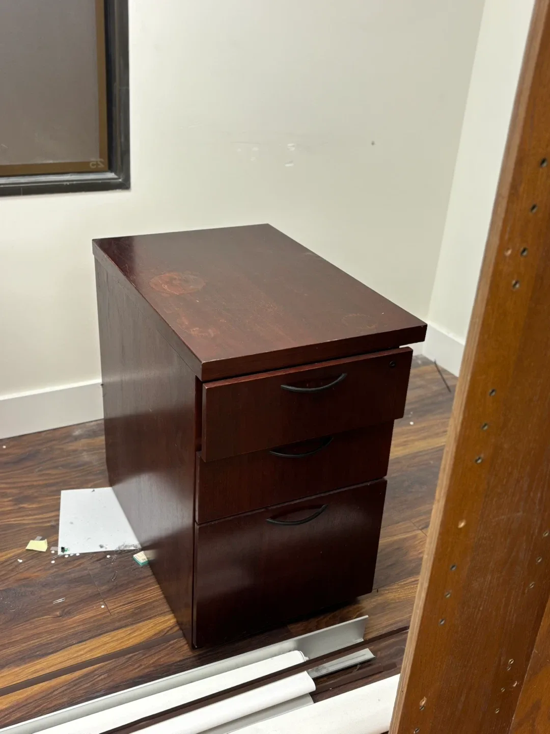 Wooden bookcases image indicator(3)