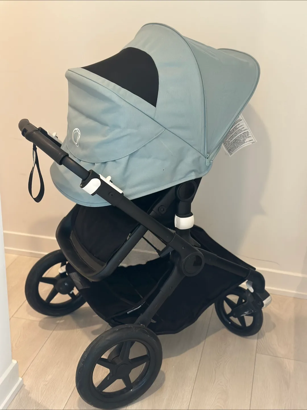 Bugaboo Fox 2 Stroller with bassinet  - Excellent Condition