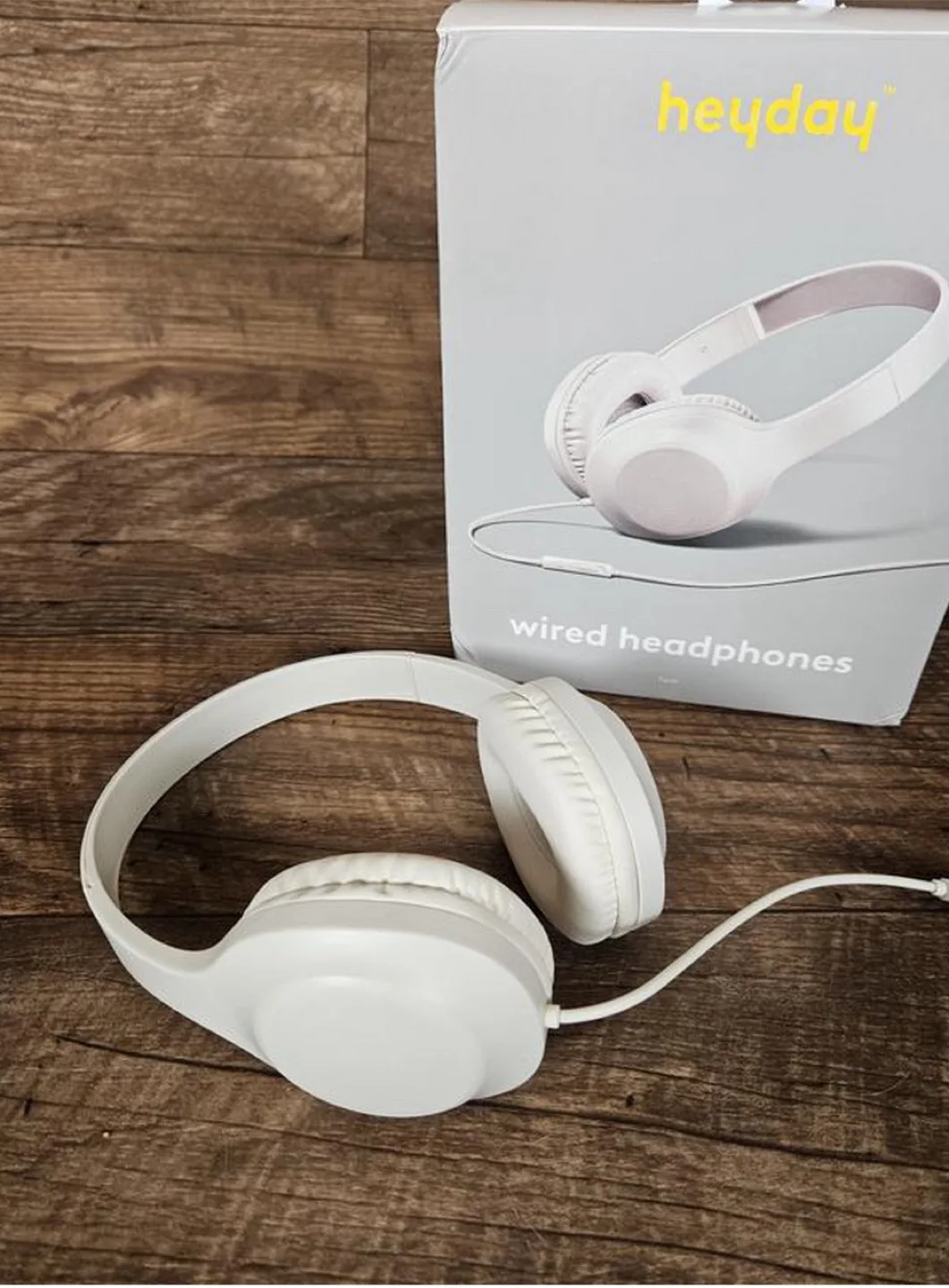 Heyday White Wired Headphones thumbnail