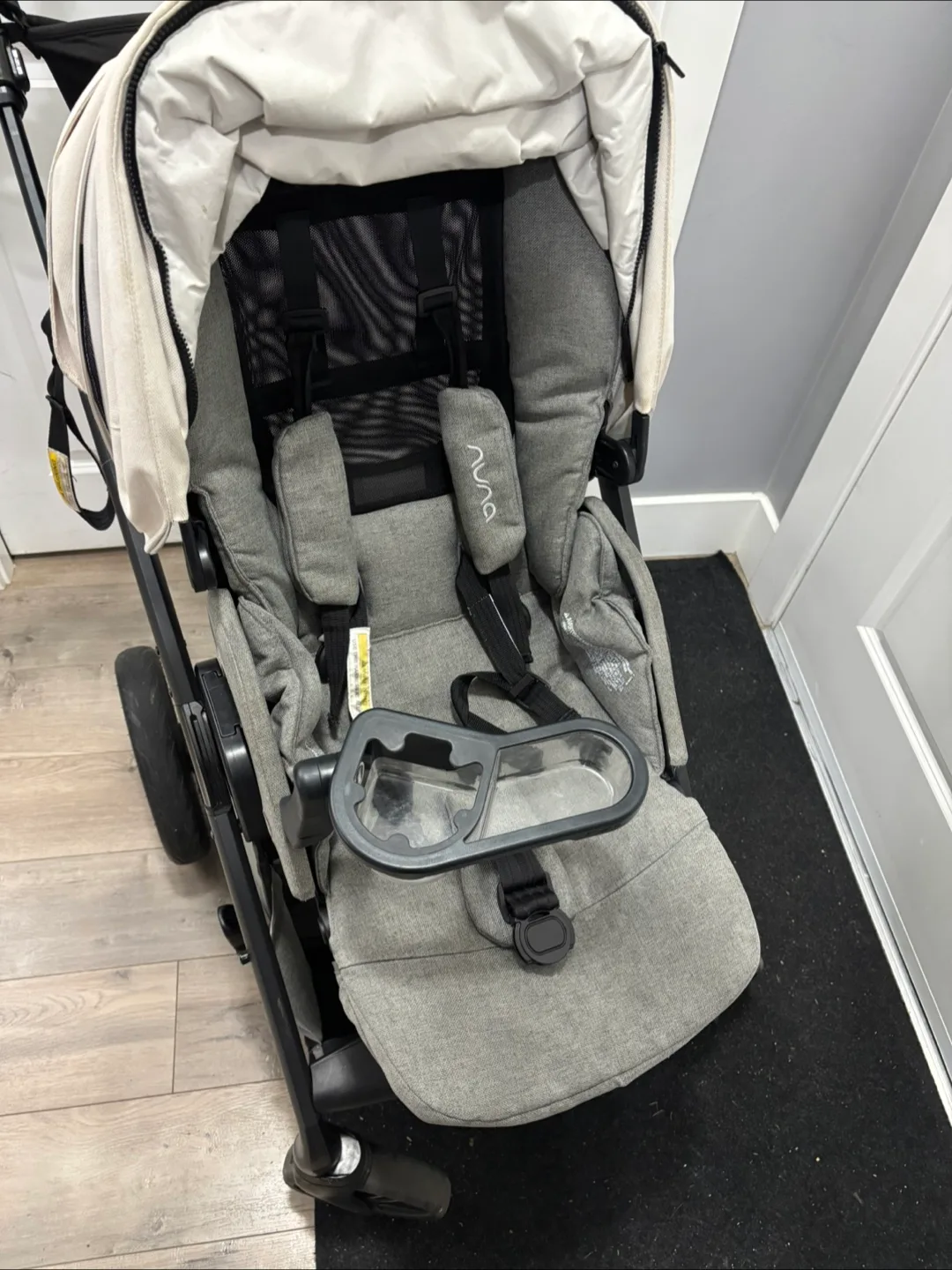 Nuna MIXX stroller with lots of accessories and bassinet. image indicator(7)