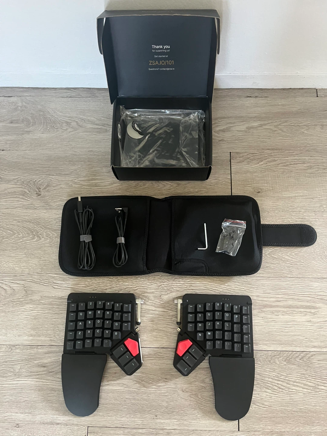 ZSA Moonlander Ergonomic Keyboard - photo 2