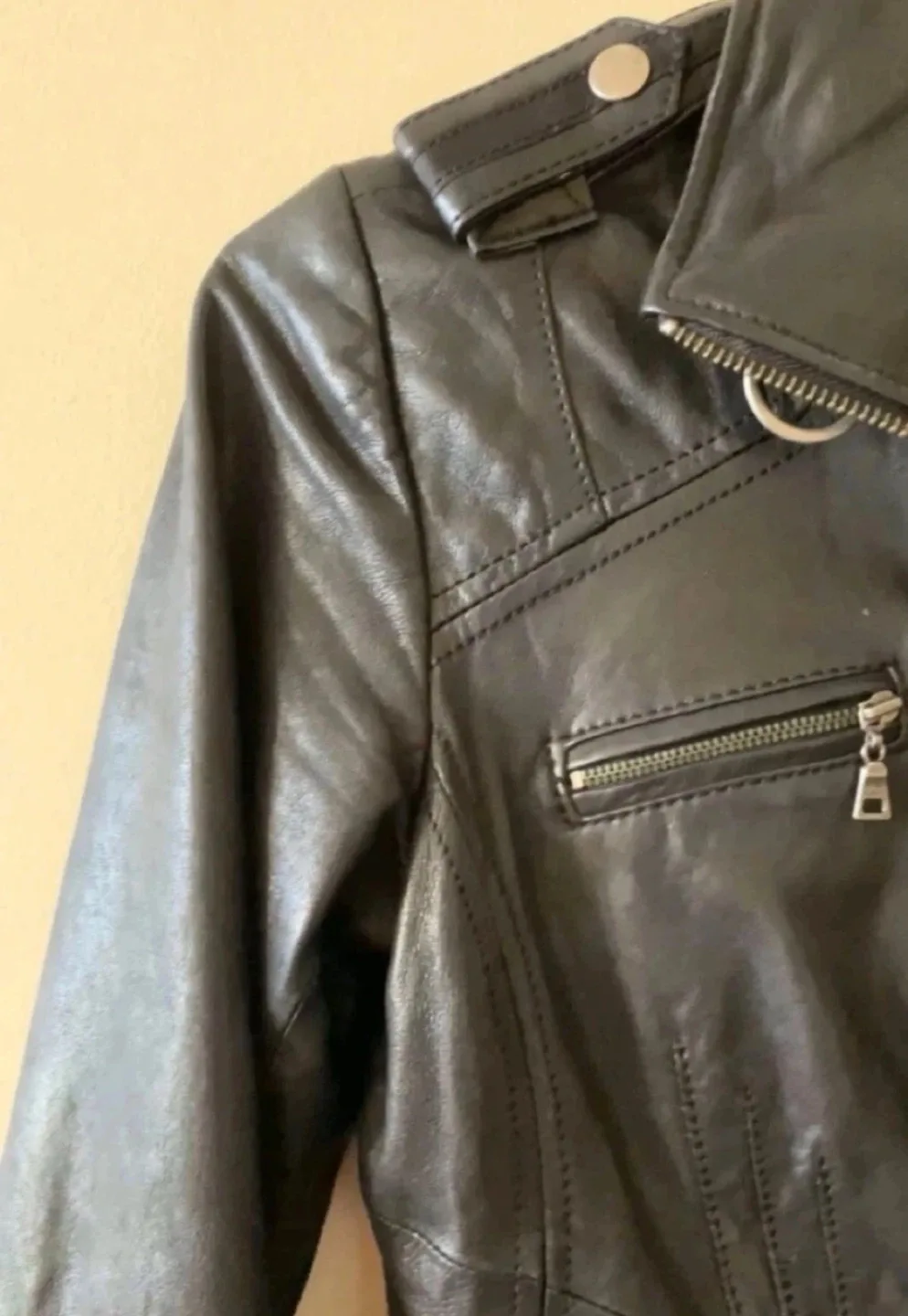 Danier Genuine Leather Jacket image indicator(4)
