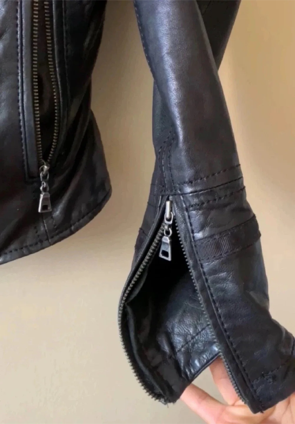 Danier Genuine Leather Jacket image indicator(3)