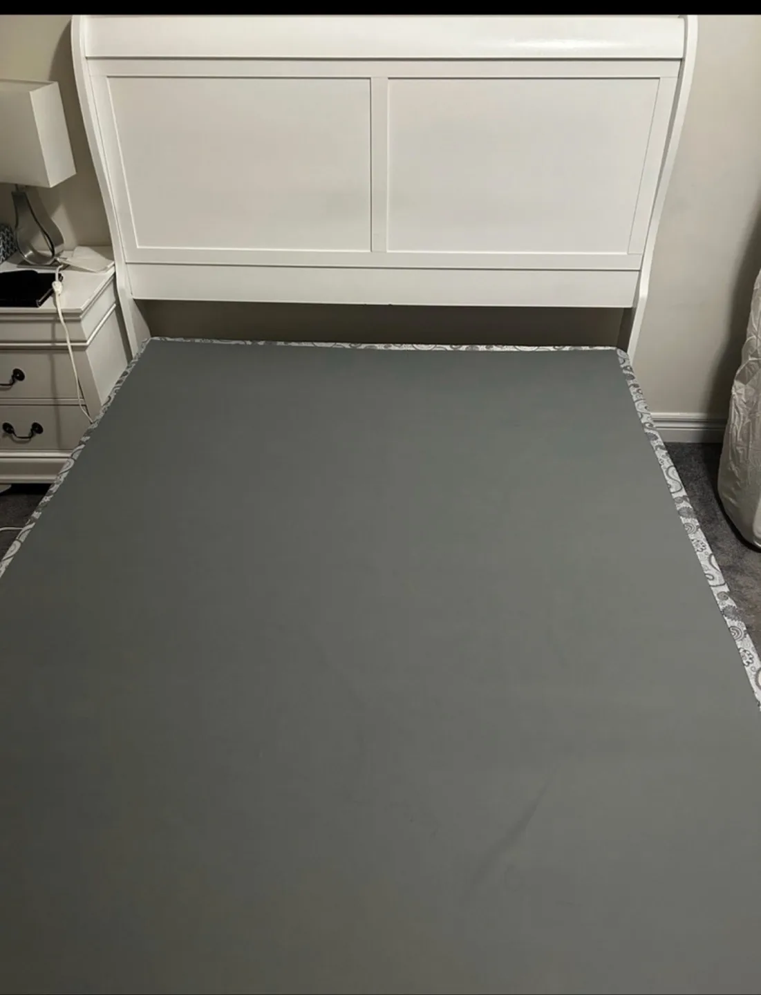 White Sleigh Bed with Nightstand image indicator(3)