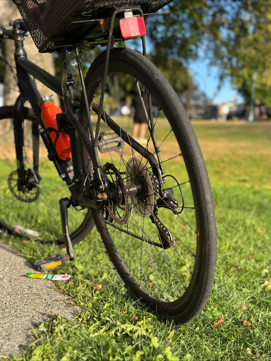 Black Hybrid Bicycle image indicator(4)