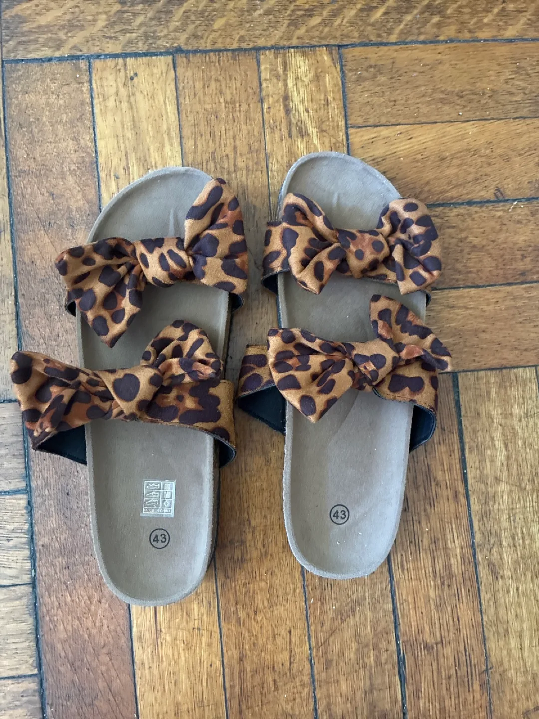 Leopard Print Bow Sandals 🥕 - Size 43 thumbnail