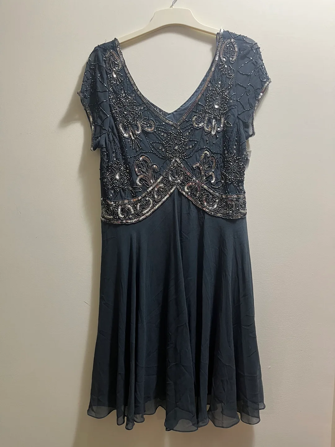 J Kara Women's Cap Sleeve V-Neck Beaded Dress sz 16 thumbnail