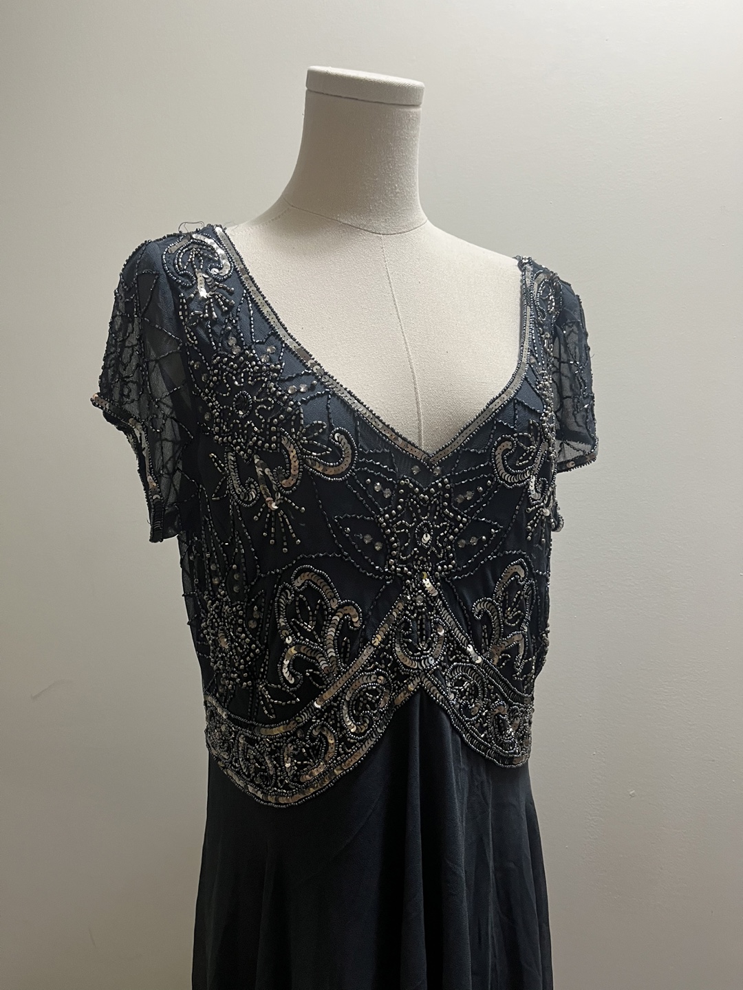 J Kara Women's Cap Sleeve V-Neck Beaded Dress sz 16 - photo 4