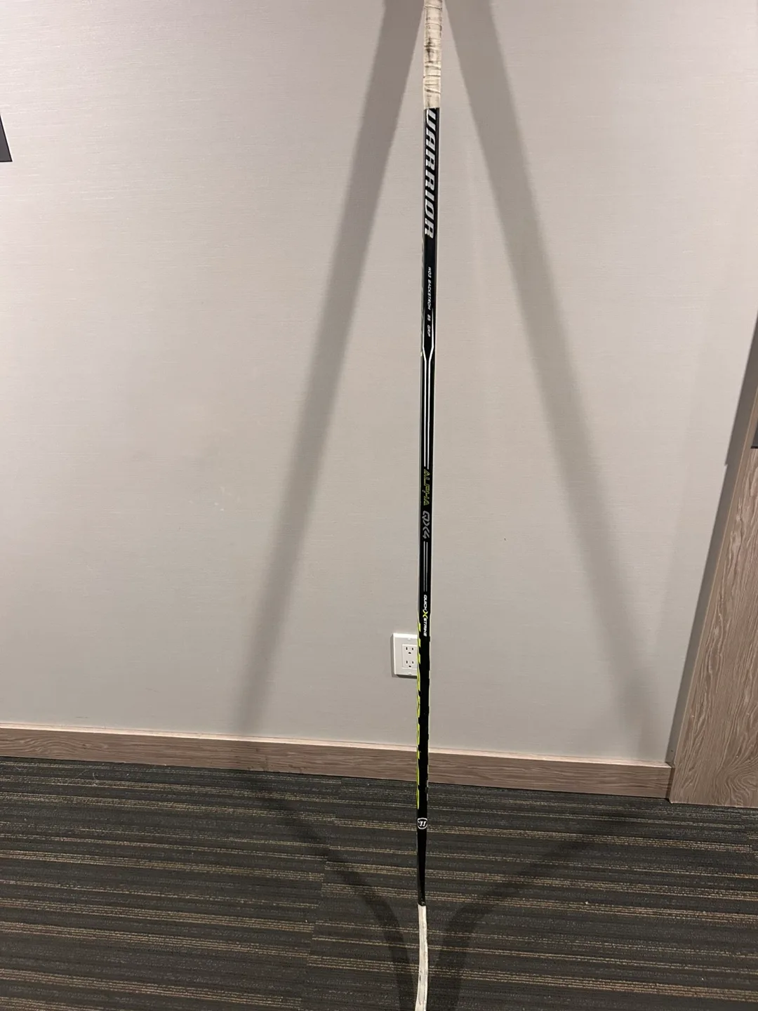 Warrior Alpha QX4 Hockey Stick image indicator(4)