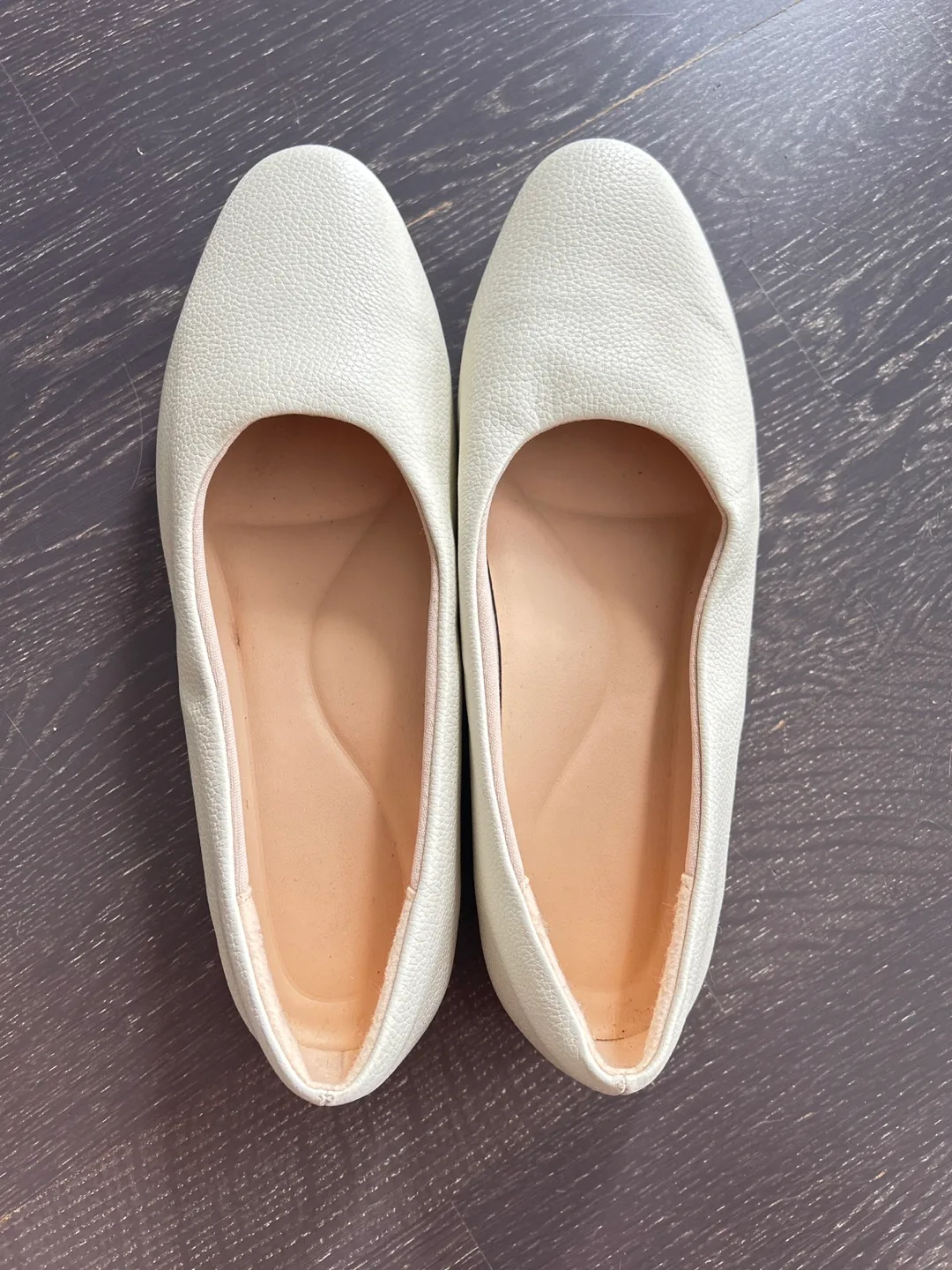 UNIQLO White Leather Flats thumbnail