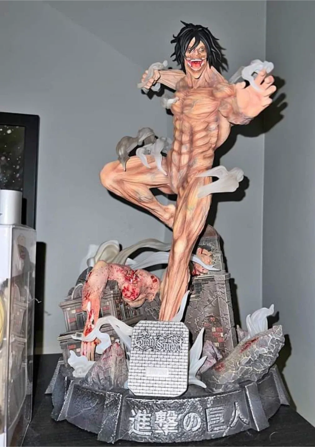 Giant Studio Attack on Titan Eren Jaeger Statue thumbnail