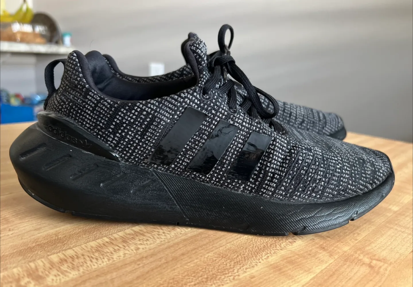 Adidas Swift Run 22 Black Shoes - Size 6 thumbnail