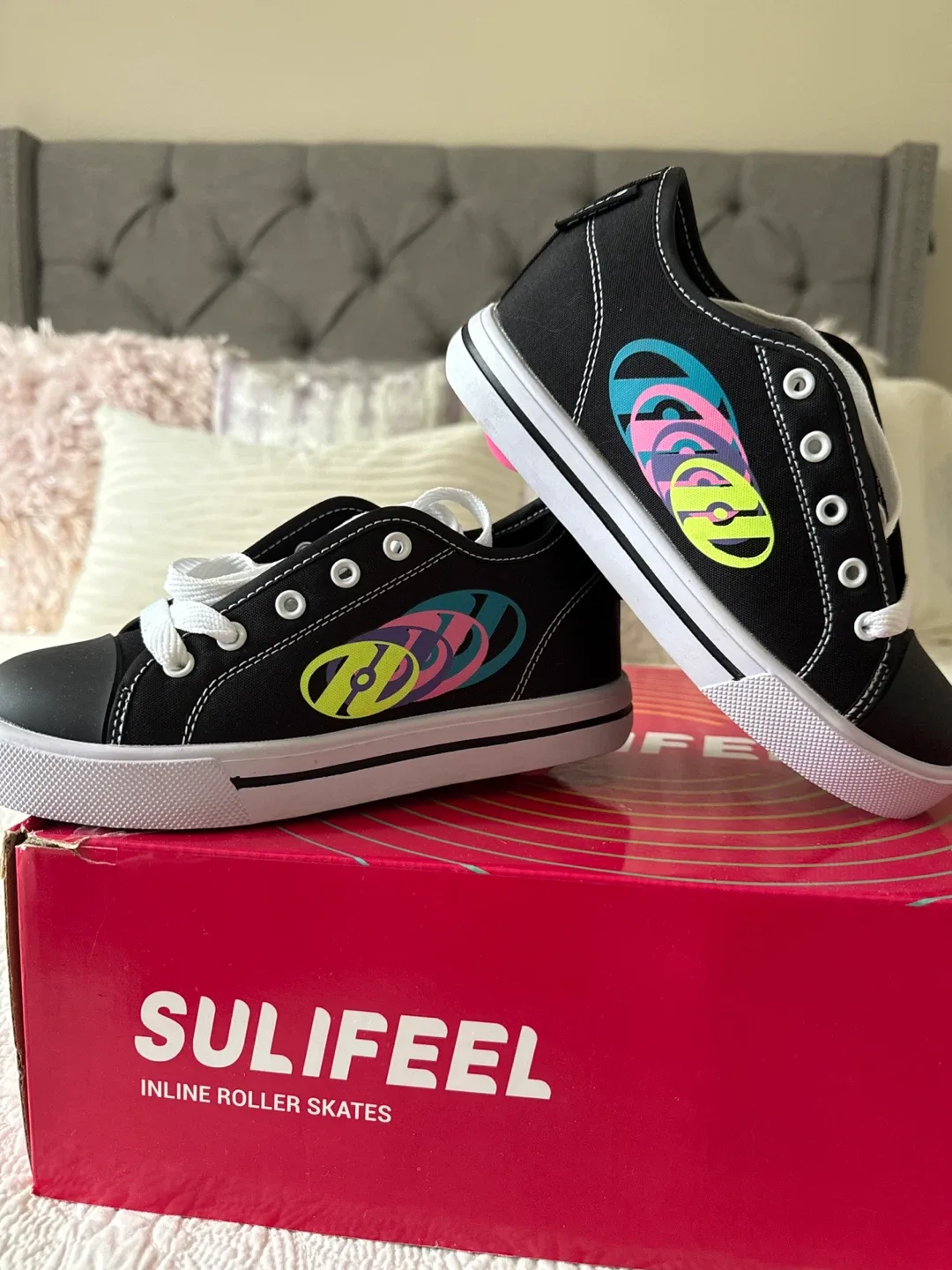 Heelys Classic Roller Shoes - Youth Size 3 thumbnail