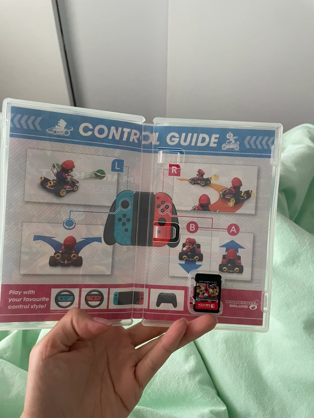 Mario Kart 8 Deluxe - Nintendo Switch Game - photo 2