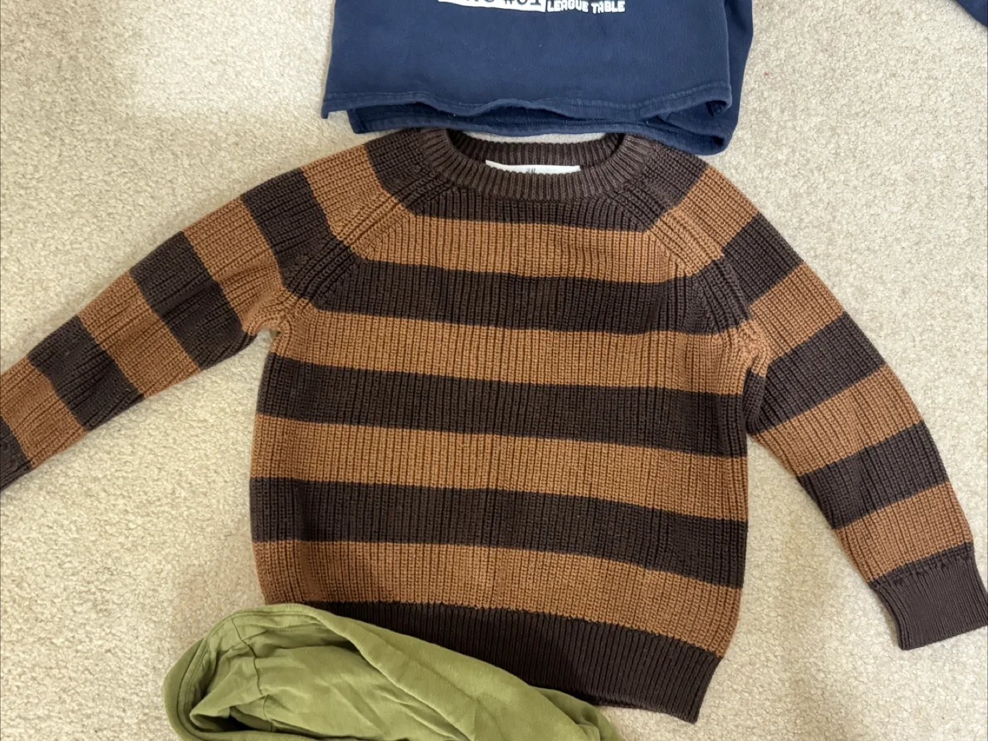 Kids' H&M Dinosaur & Batman Sweaters image indicator(6)