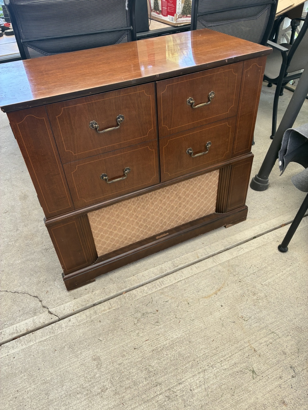 Electrohome Vintage Record Player Cabinet - photo 4