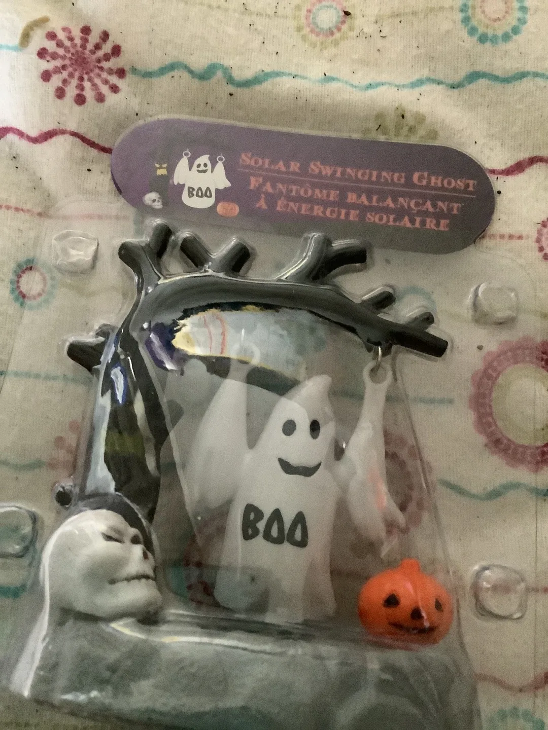 Solar Swinging Ghost Halloween Decoration thumbnail