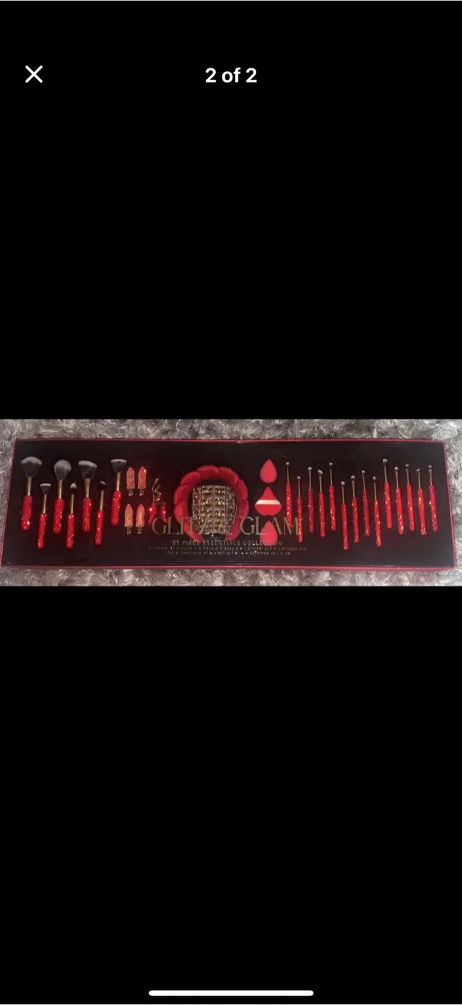 Glitz & Glam 32-Piece Makeup Brush Set - New! image indicator(2)