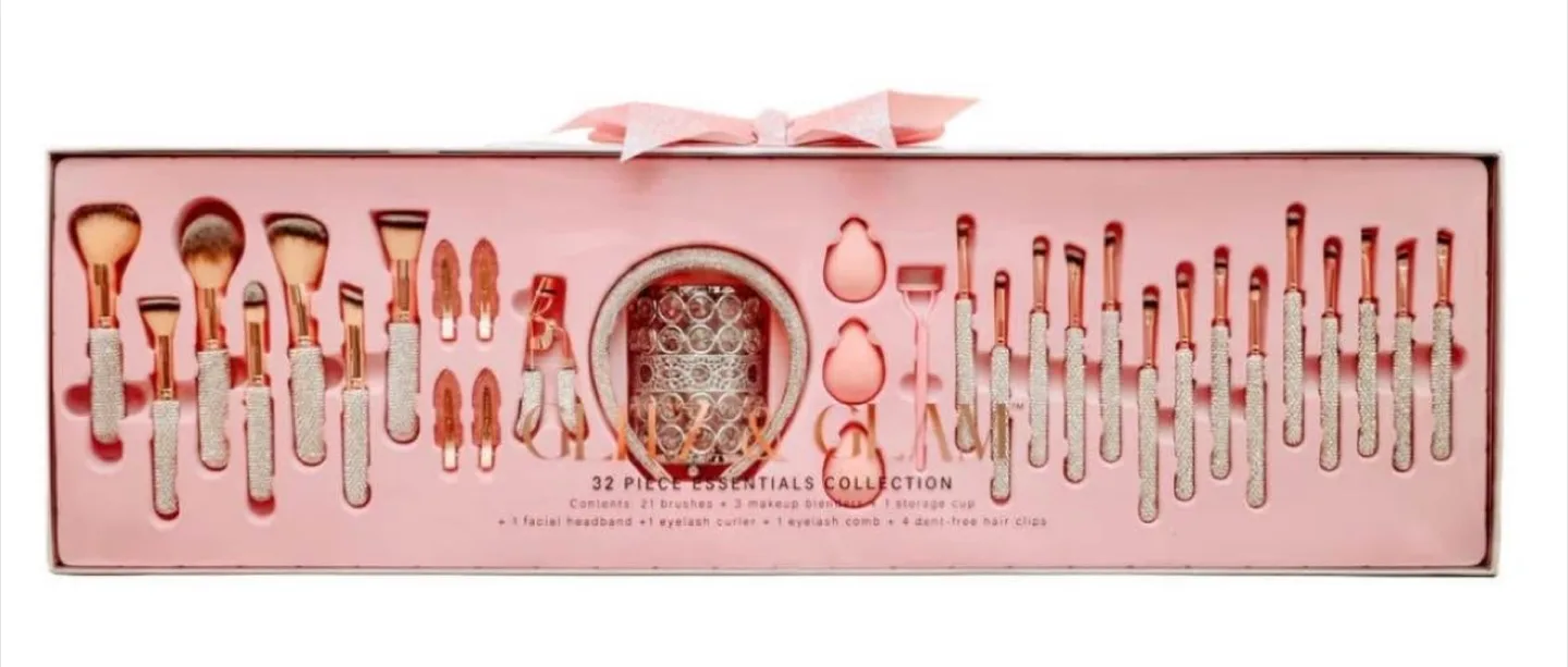 Glitz & Glam 32-Piece Makeup Brush Set - New! image indicator(6)