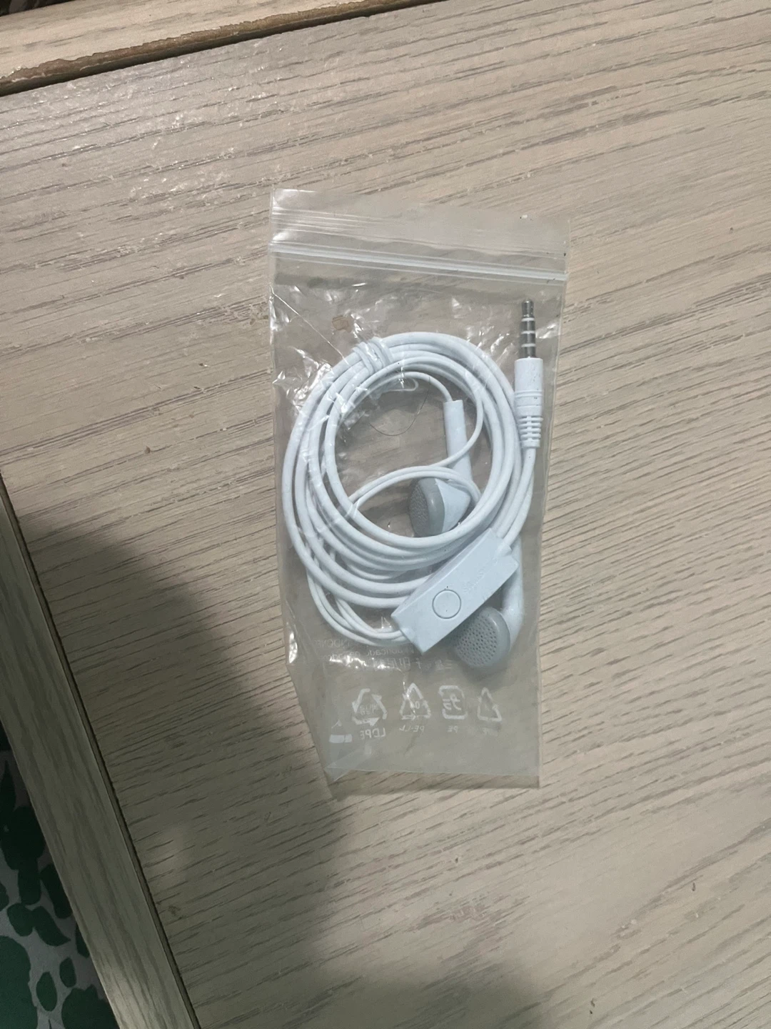 Samsung White Wired Earphones - New - photo 2