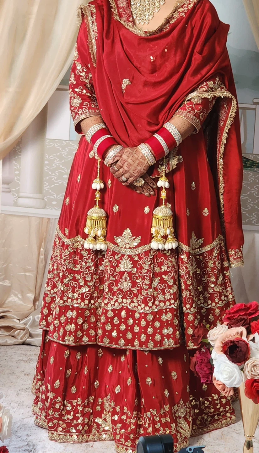 Red Embroidered Bridal/ party Lehnga - photo 2
