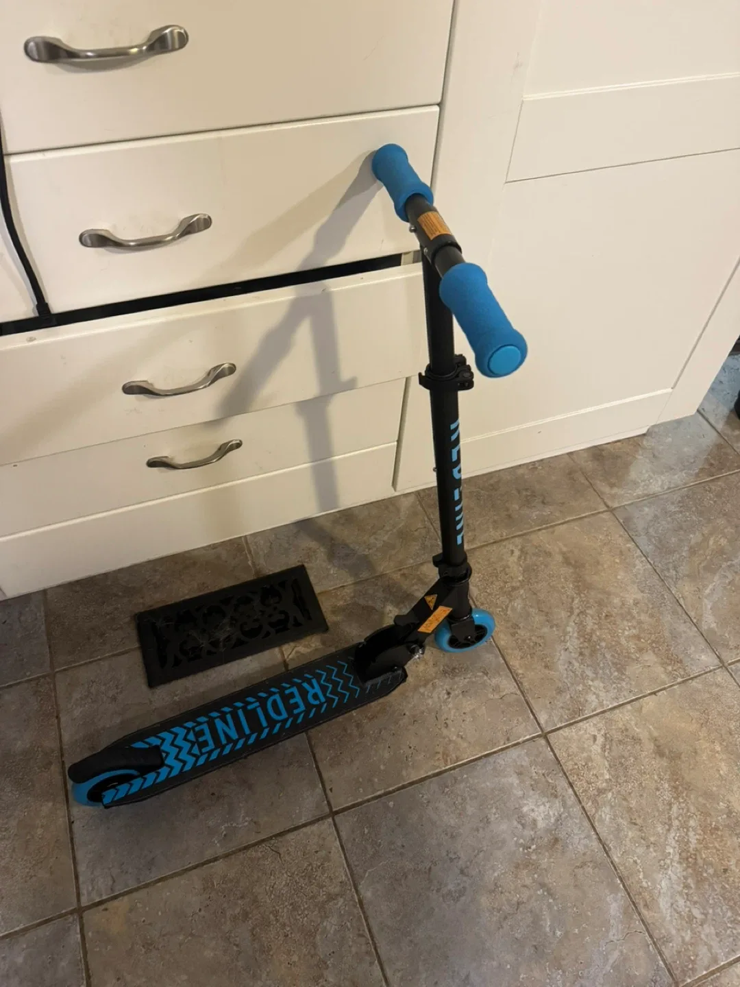 Redline Cadet Folding Scooter, Black & Blue image indicator(4)