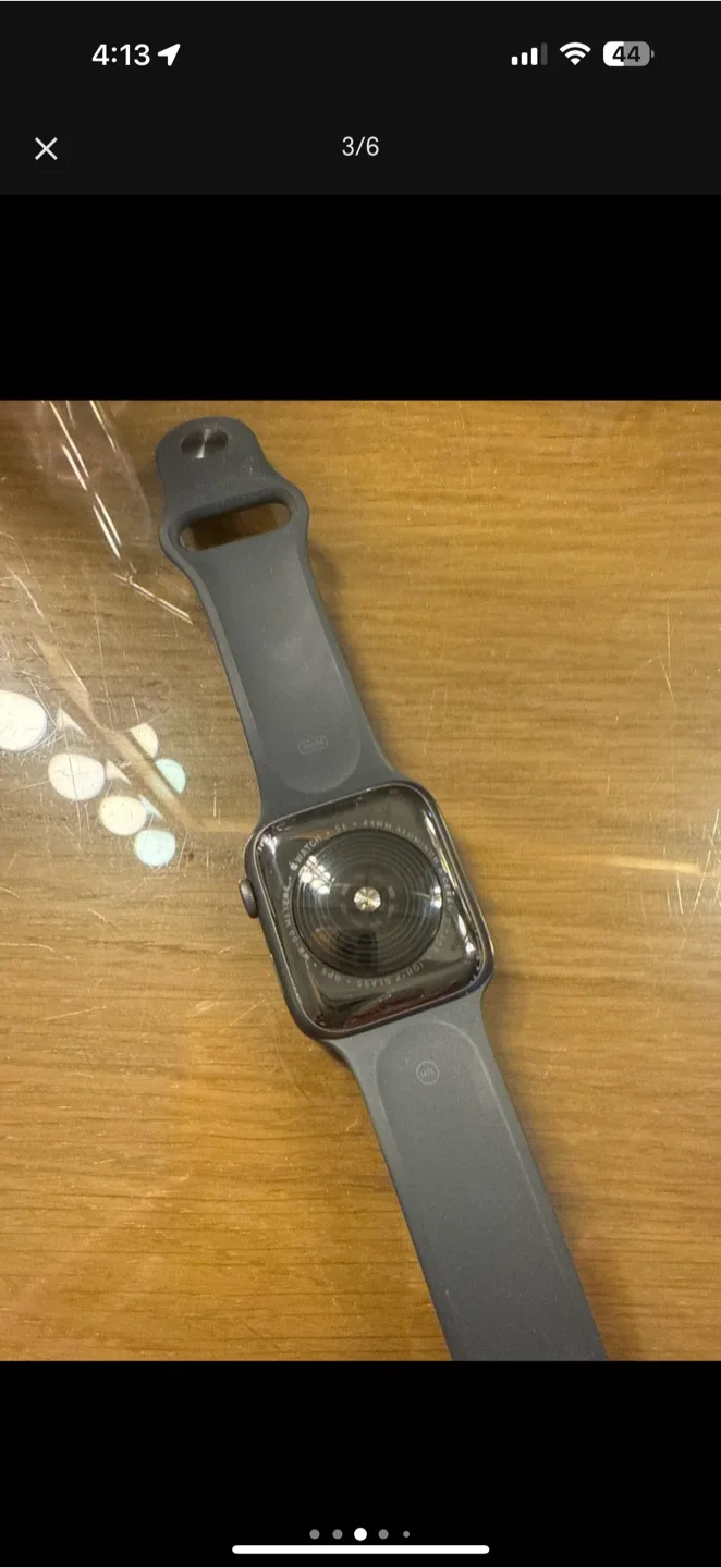 Apple Watch SE 44mm with GPS image indicator(4)