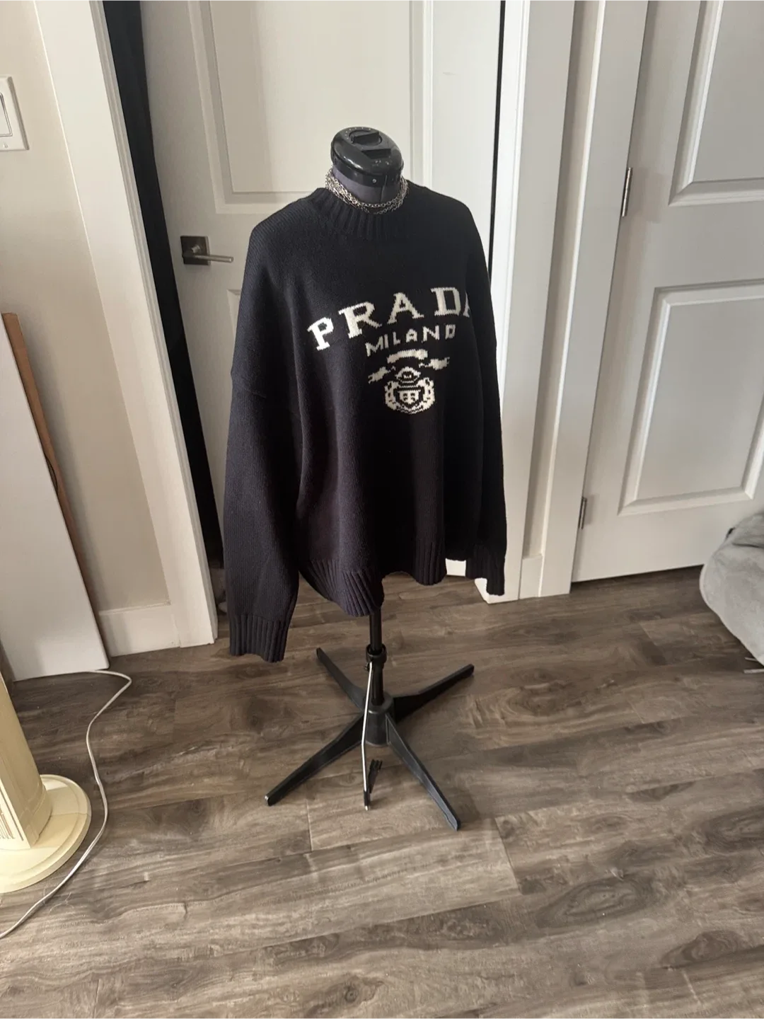 Open edit Black & white knit oversized sweater image indicator(5)