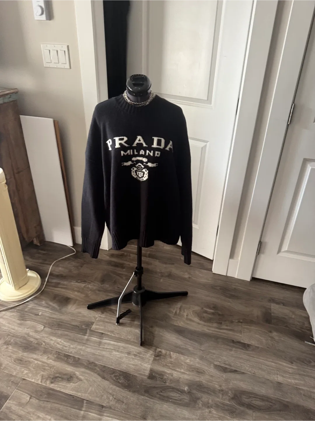 Open edit Black & white knit oversized sweater image indicator(6)