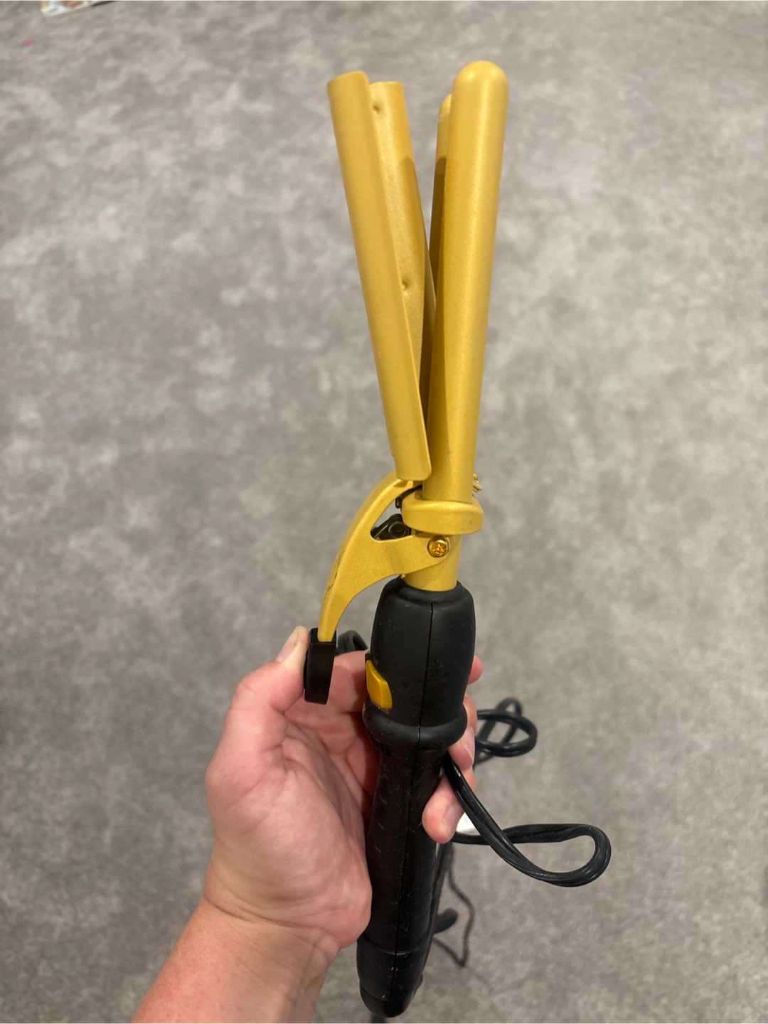 Tripple barrel hair curler. Gold 3 Barrel Hair Waver - photo 3