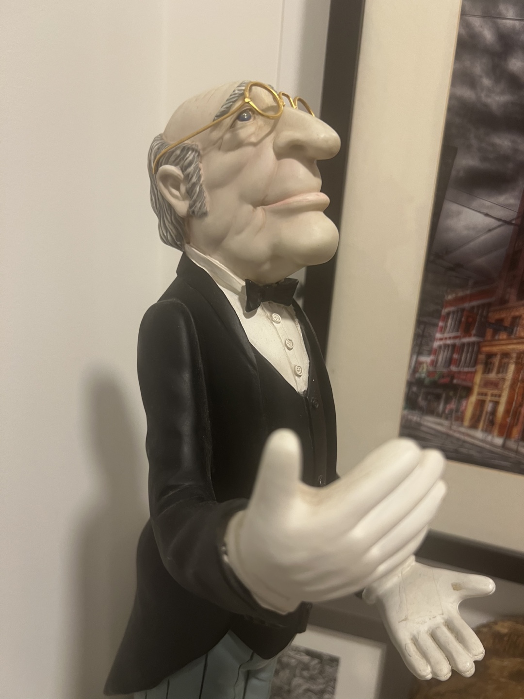 Bombay company Butler Figurine Statue