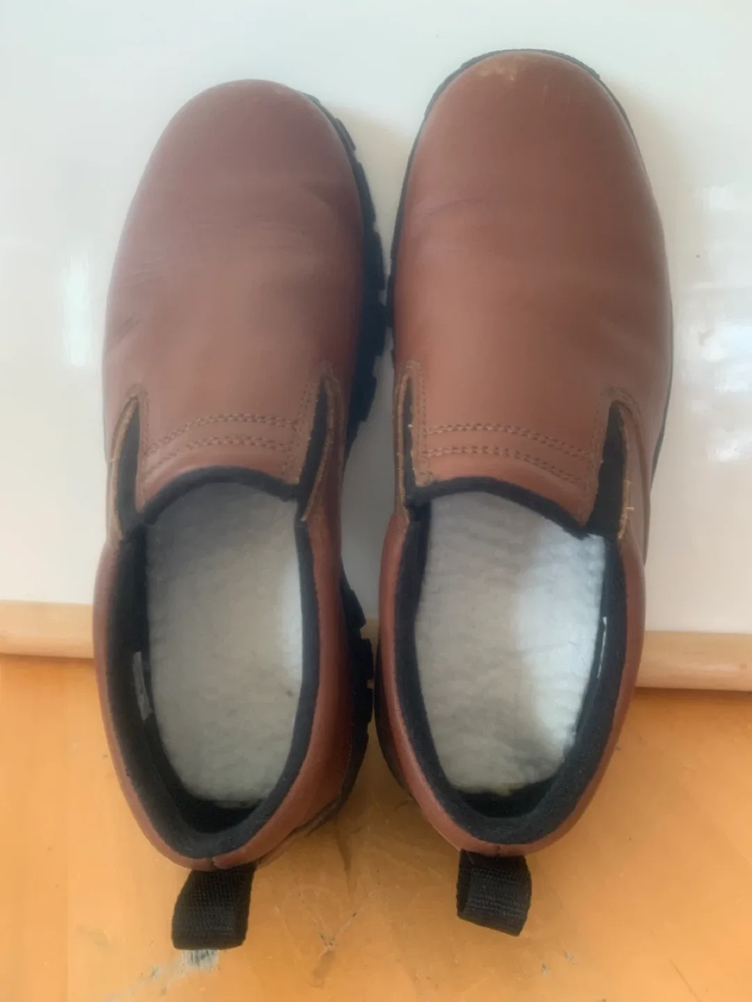 Lands' End Women’s Rust Colour Leather Slip-On Shoes image indicator(5)