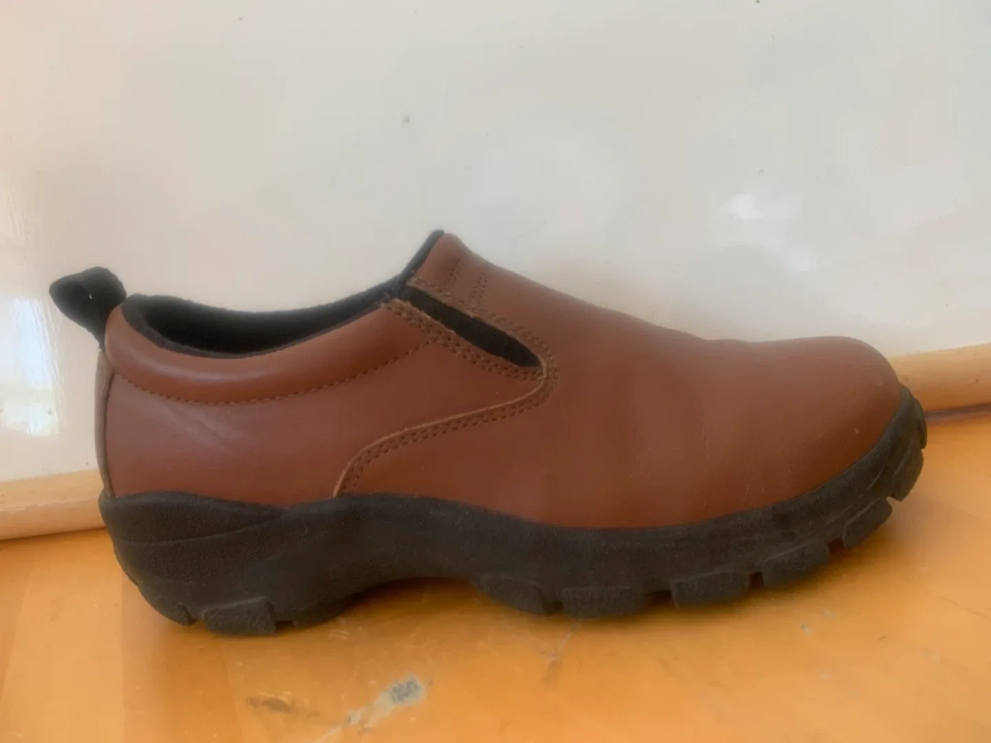 Lands' End Women’s Rust Colour Leather Slip-On Shoes image indicator(3)