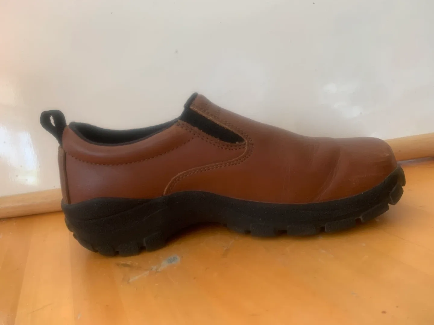 Lands' End Women’s Rust Colour Leather Slip-On Shoes image indicator(4)