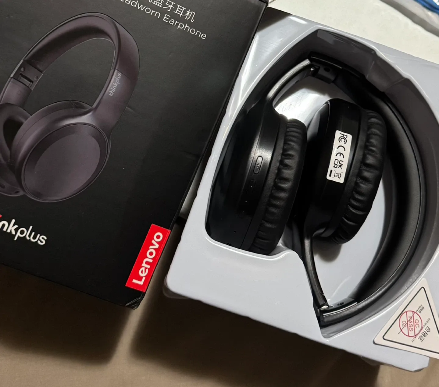 Brand new wireless Bluetooth headphones image indicator(2)