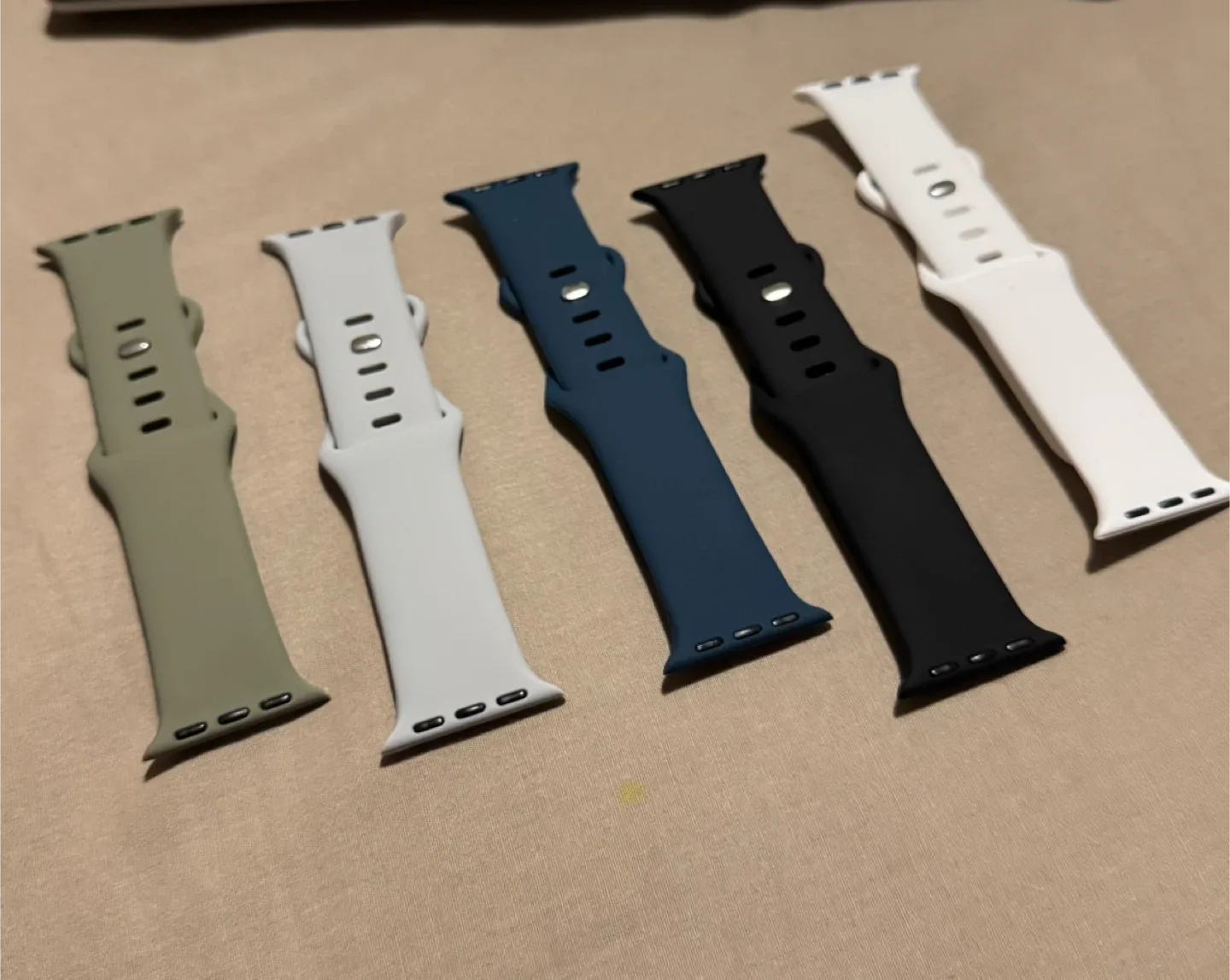 30mm to 42mm *NEW* Apple Watch bands image indicator(2)