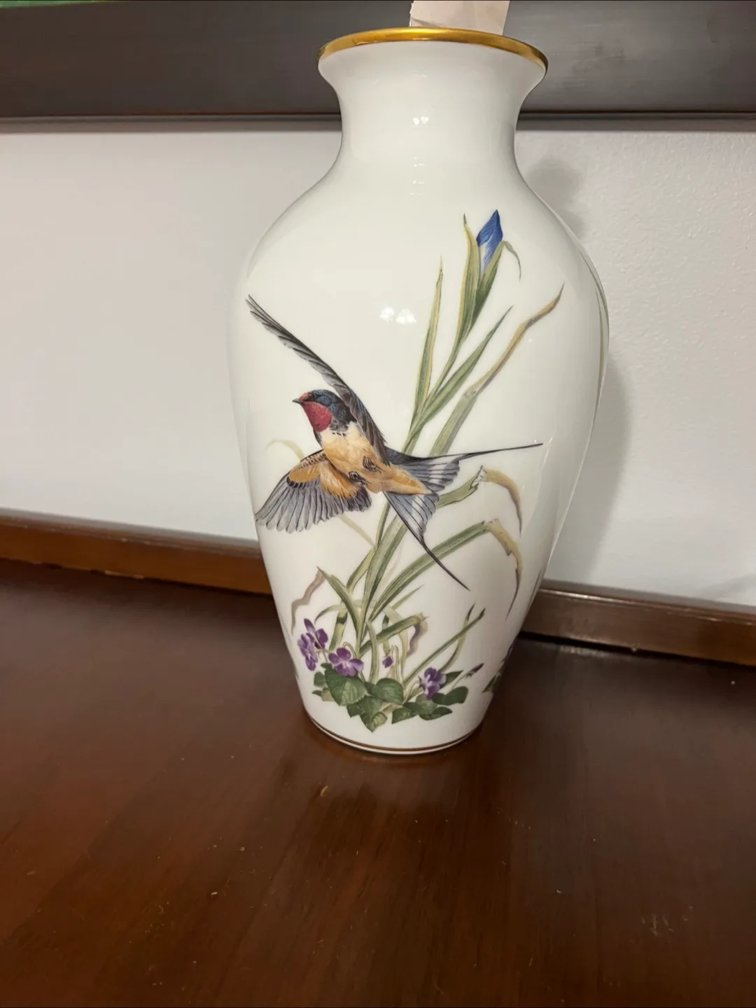 Franklin Porcelain Meadowland Bird Vase image indicator(5)