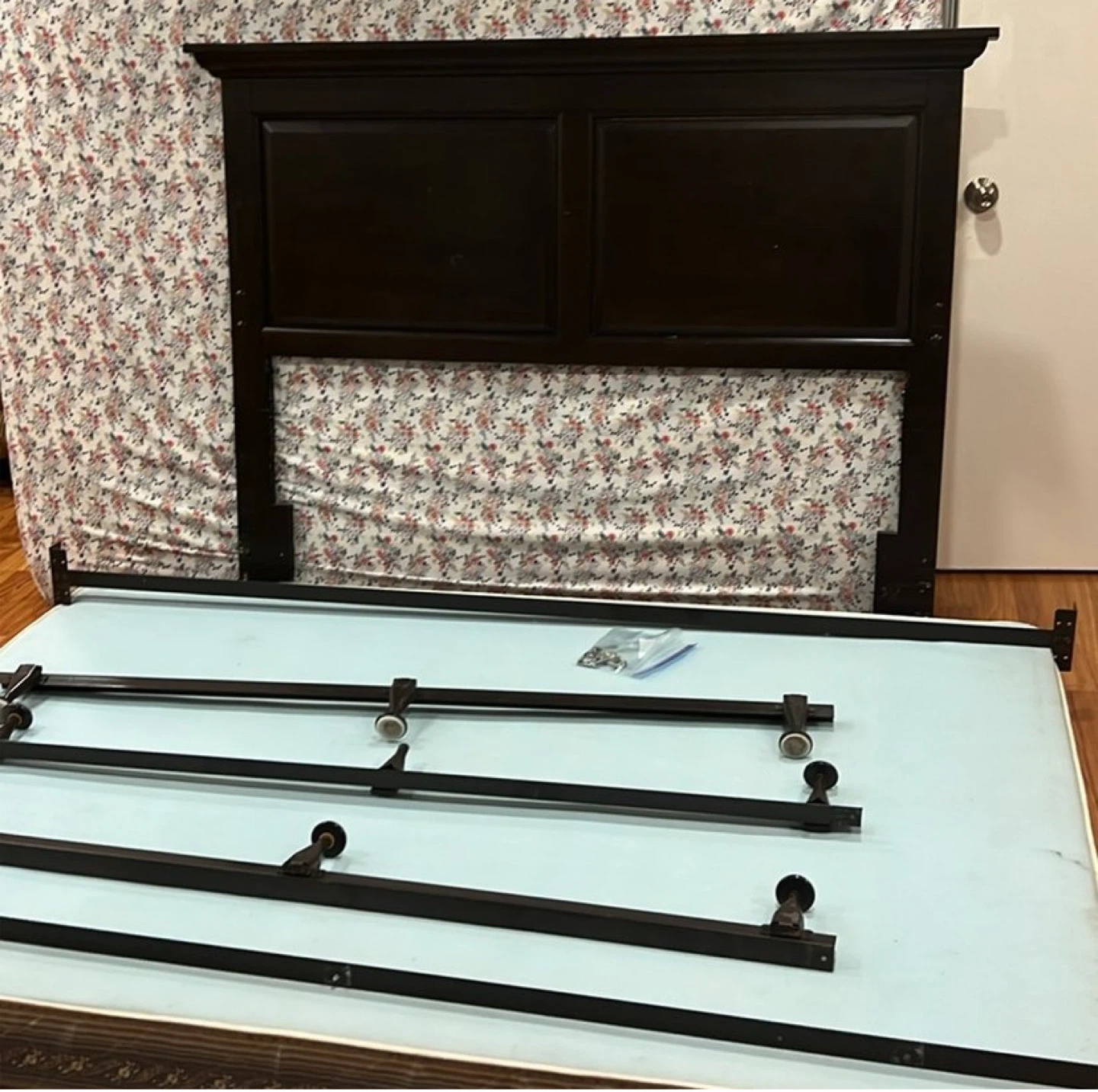 Twin bed -dark brown - photo 2
