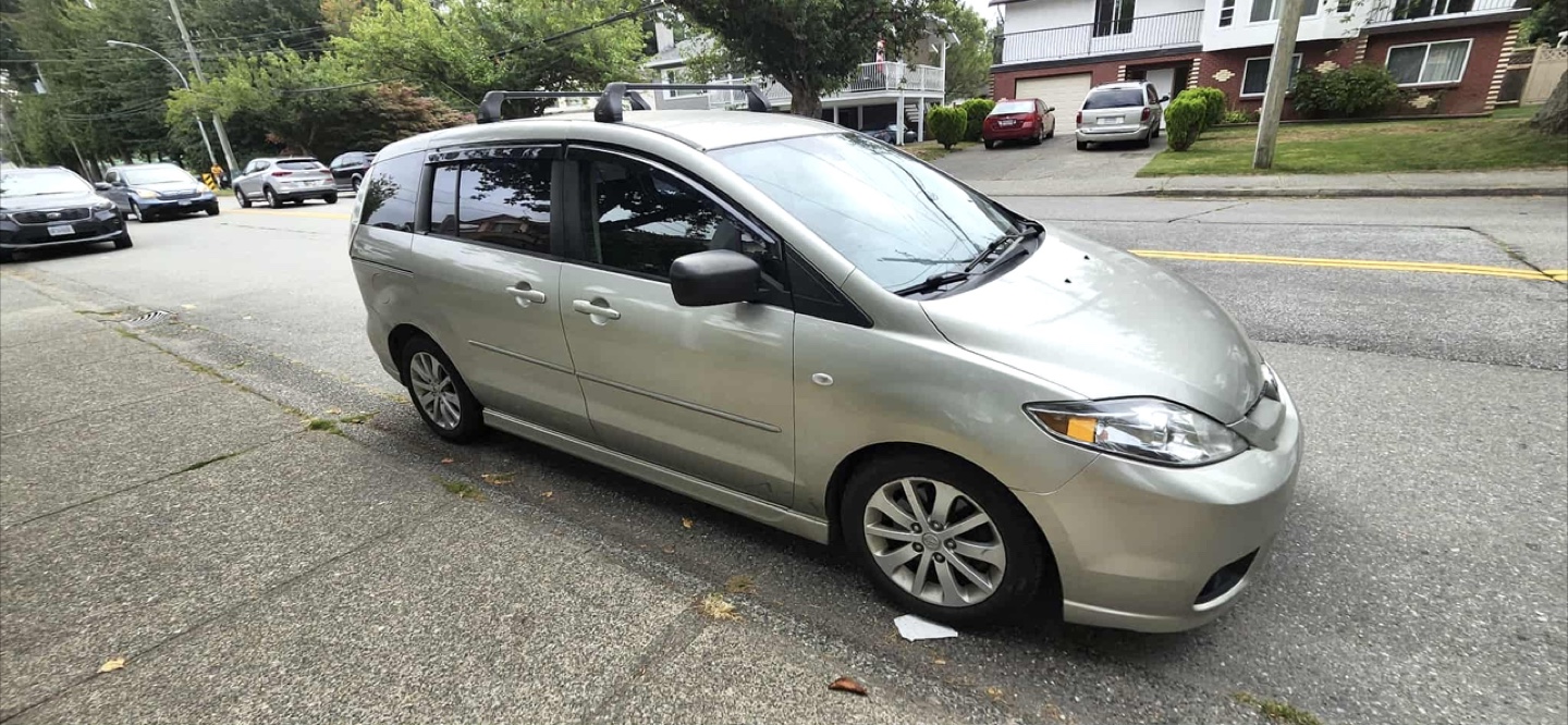Mazda 5 Minivan - Great Family Car! - photo 2