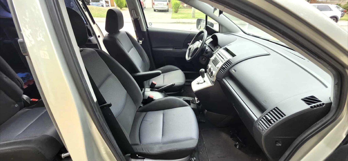 Mazda 5 Minivan - Great Family Car! - photo 5