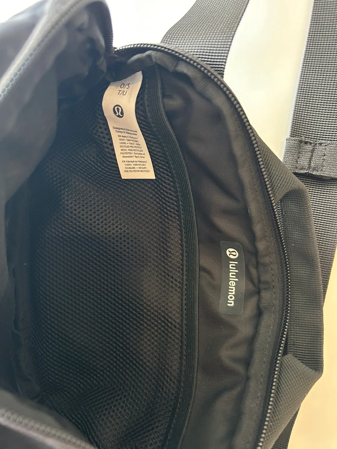 Lululemon Everywhere Belt Bag - Black image indicator(2)