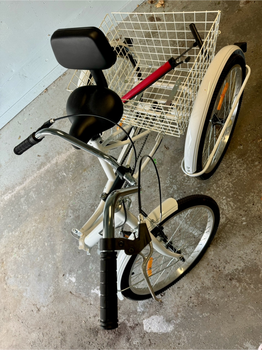 Foldable Tricycle 24” with basket - photo 2