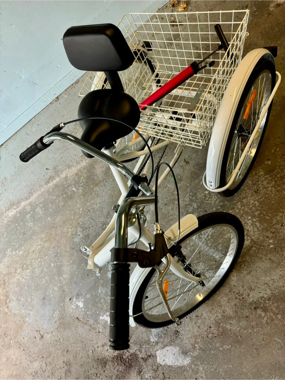 Foldable Tricycle 24” with basket thumbnail