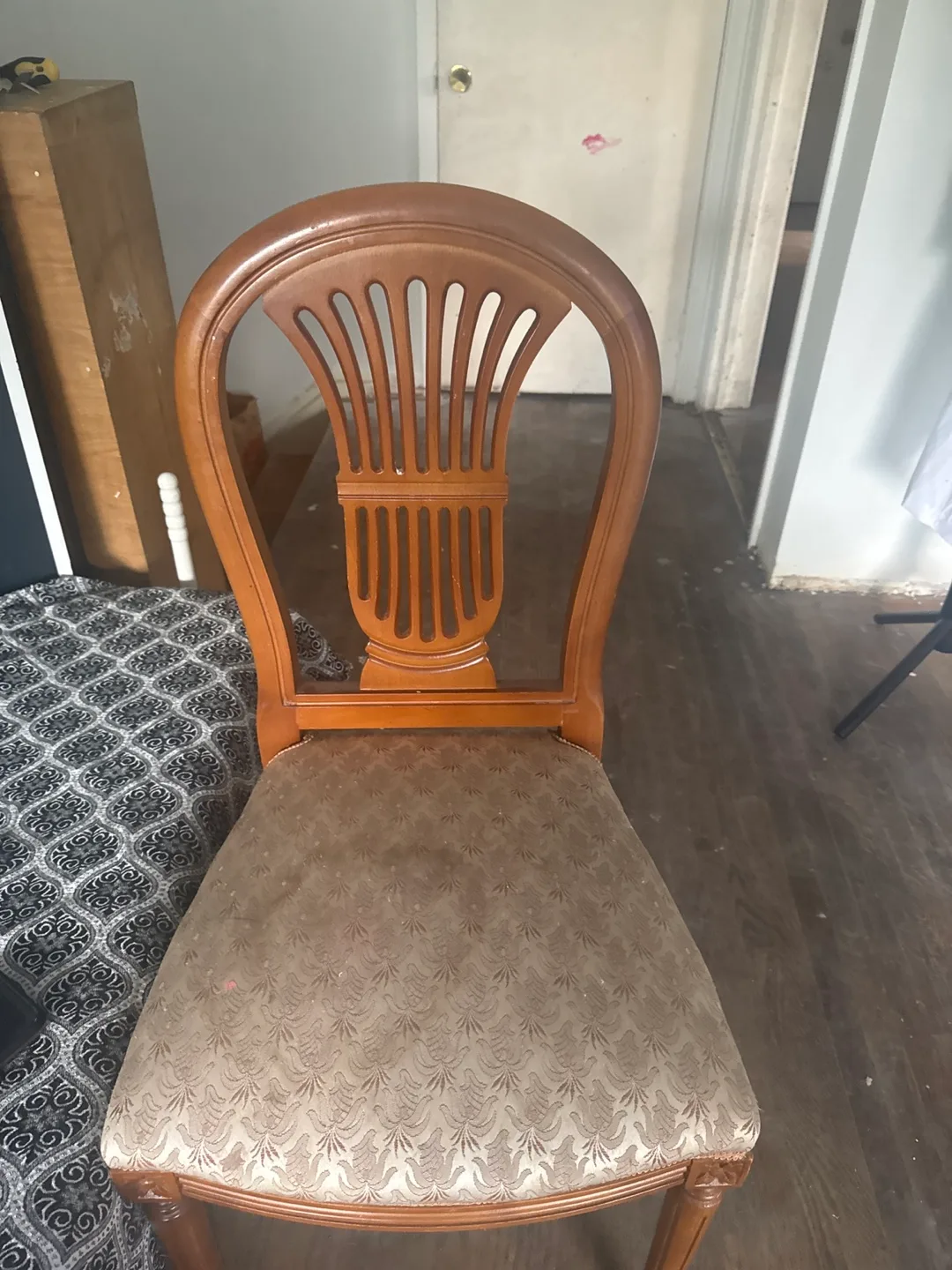 Dining Table with 6 Chairs 🥕 image indicator(2)