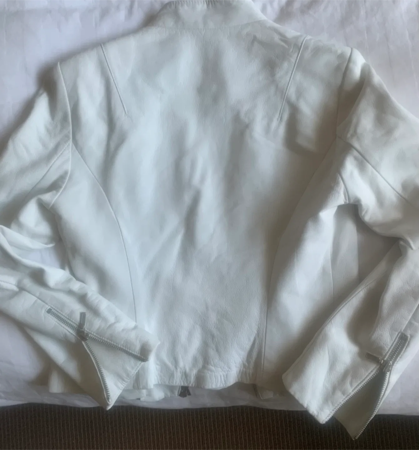 Danier Women’s White Leather Jacket - Size XS image indicator(4)